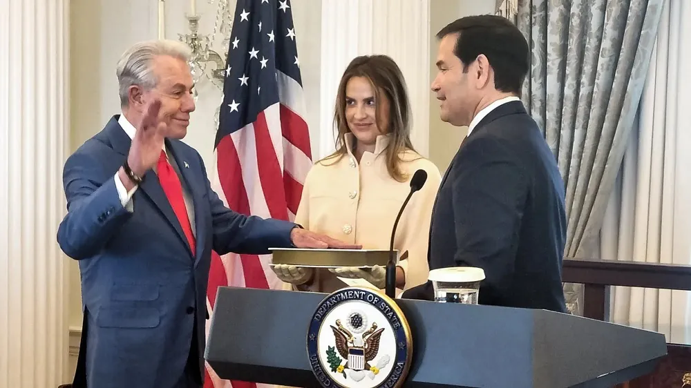 Benjamin_Leon_Jr_emb_EEUU_Espana