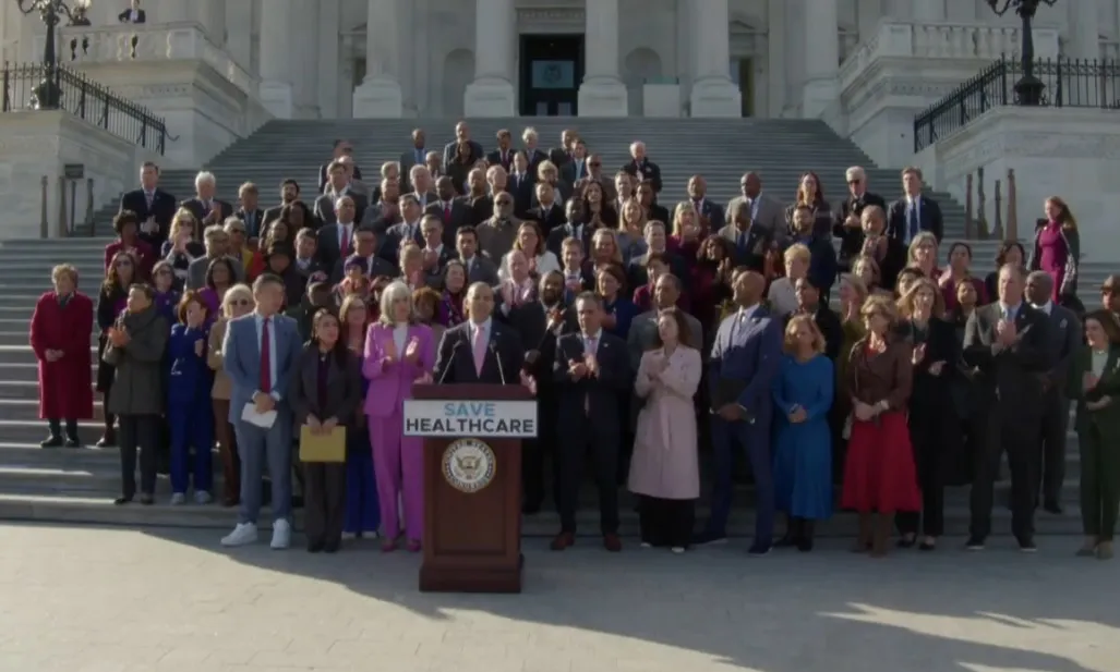 democratas_obamacare_12112025