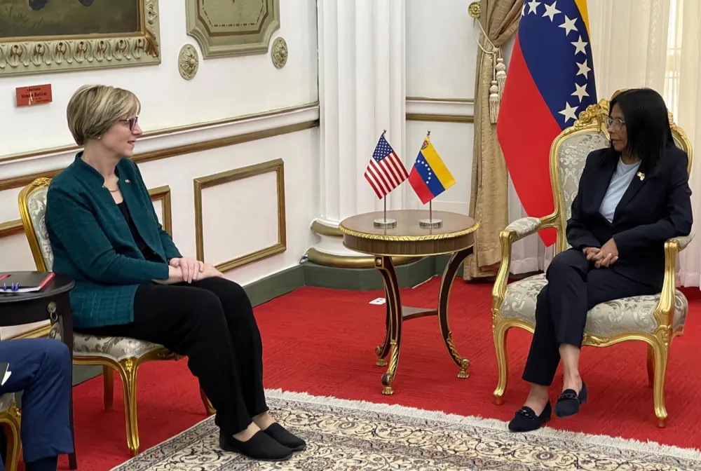 laura_dogu_delcy_rodriguez_Caracas