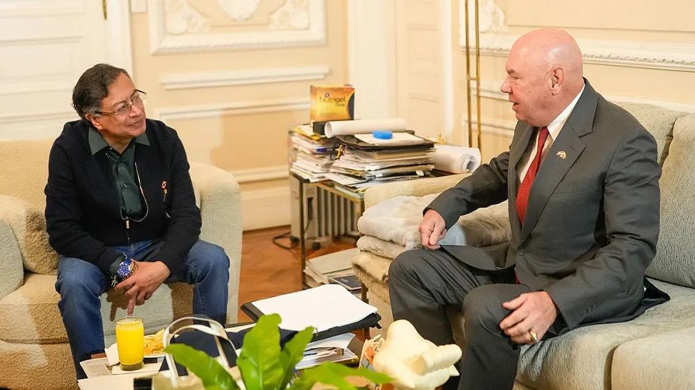 gustavo_petro_john_McNamara