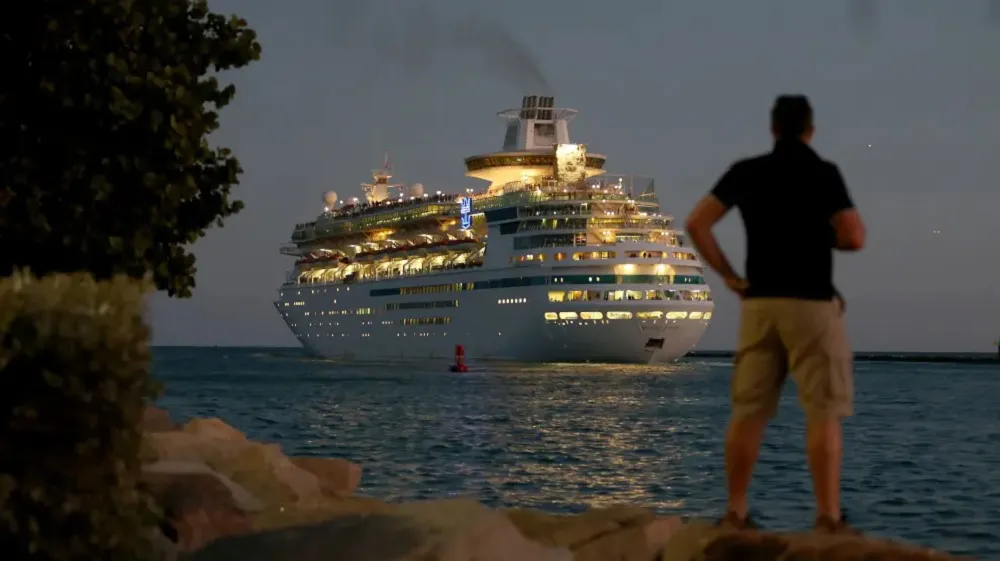 Serenade_ of_the_Seas_Royal_Caribbean